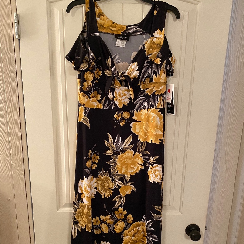 Cold shoulder midi dress